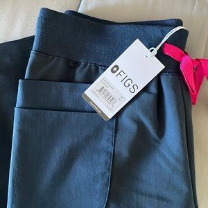 DARK HARBOR MUNDRI FIGS